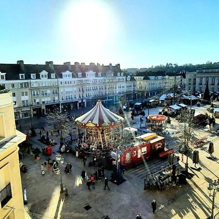 F2 Avec Sauna, Vue D'Exception Place De La Mairie Beauvais Luaran gambar