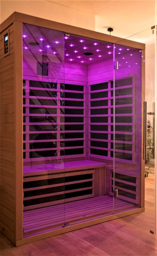 F2 Avec Sauna, Vue D'Exception Place De La Mairie Beauvais Luaran gambar